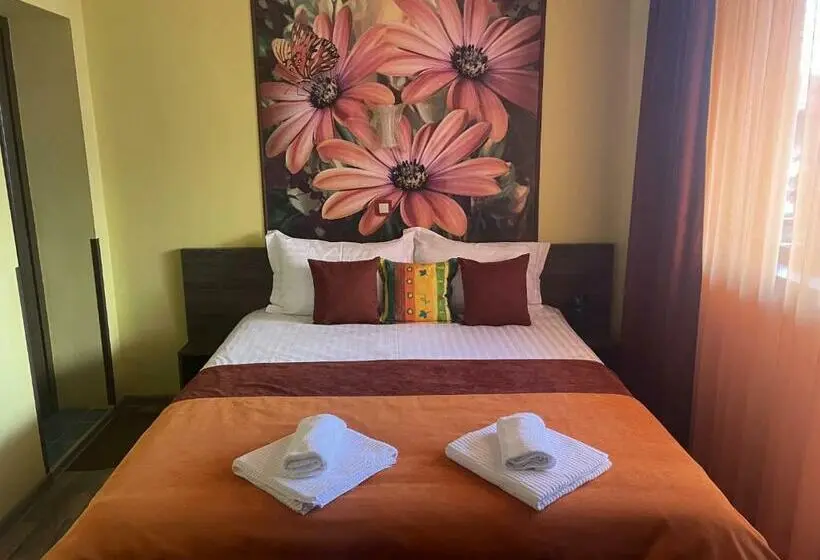 バルコニー付きスタンダードルーム, Asya Guest House