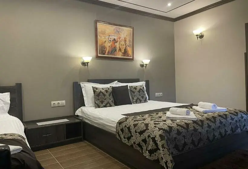 スタンダードトリプルルーム, Asya Guest House