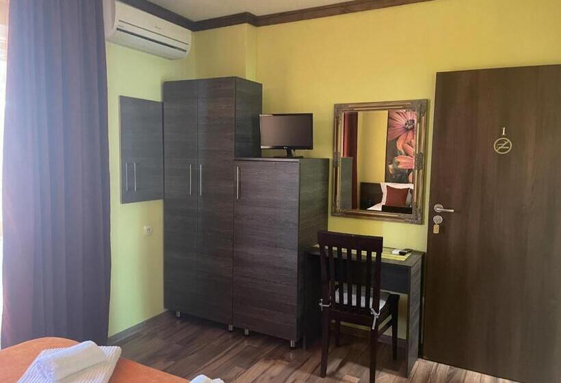 اتاق استاندارد با بالکن, Asya Guest House