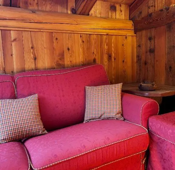 Superior Kolmen Hengen Huone, L Abreny