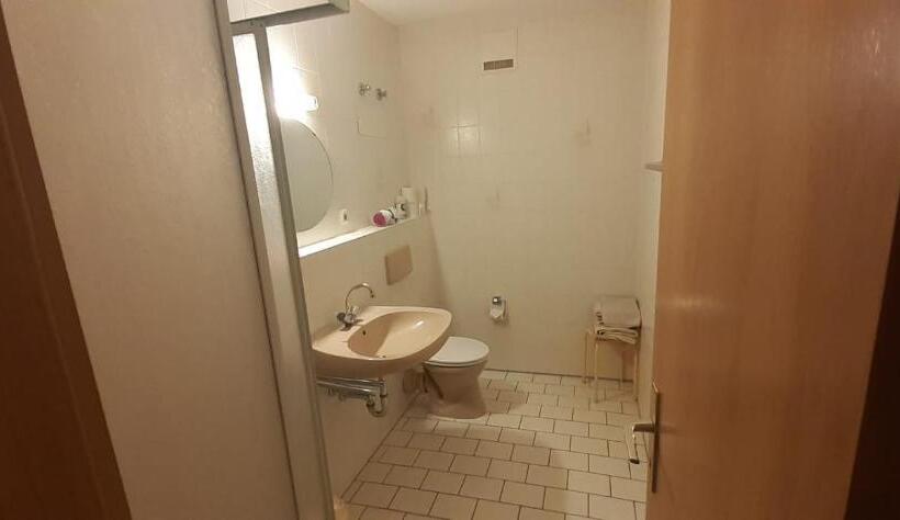 带1个卧室的带阳台的公寓, Ferienwohnung Viktoria