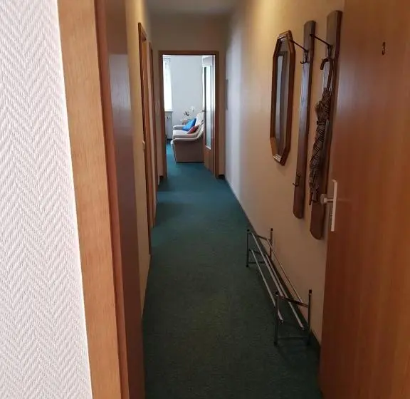 バルコニー付き１ベッドルームアパートメント, Ferienwohnung Viktoria
