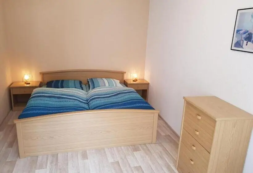バルコニー付き１ベッドルームアパートメント, Ferienwohnung Viktoria