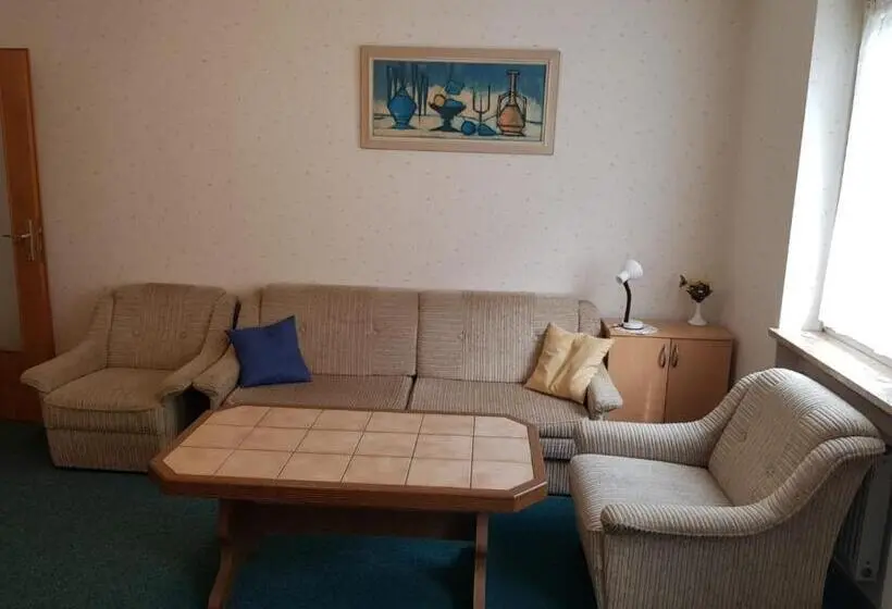 バルコニー付き１ベッドルームアパートメント, Ferienwohnung Viktoria