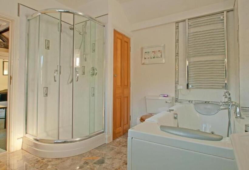 디럭스 스위트, Cascades Gardens