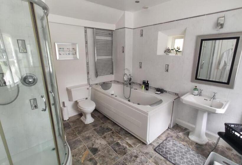 디럭스 스위트, Cascades Gardens