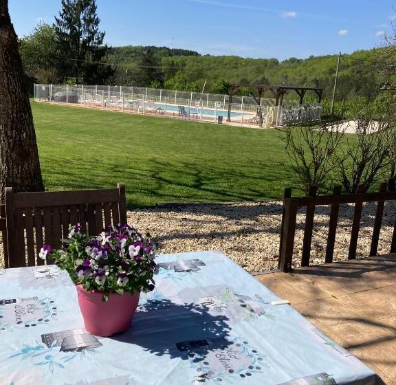 דירת שלושה חדרים, Le Chevrefeuille Chambres D Hotes Et Gîtes De Charme