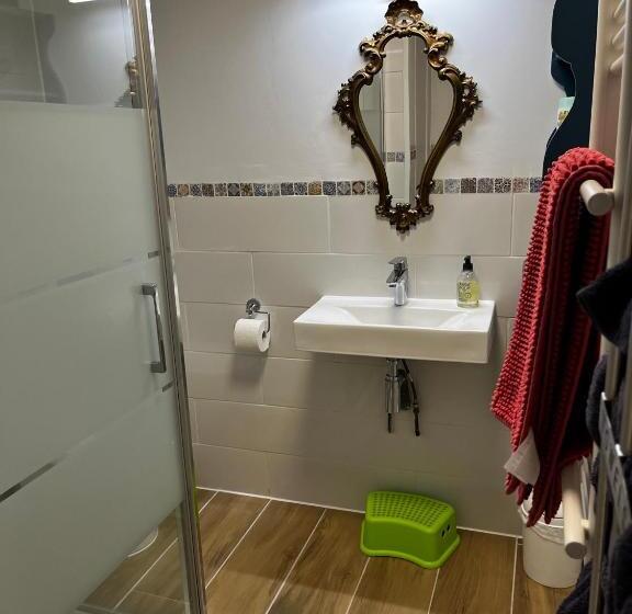 דירת שלושה חדרים, Le Chevrefeuille Chambres D Hotes Et Gîtes De Charme