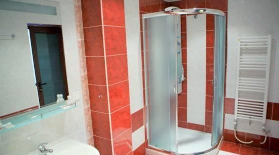 メゾネットスイート, Elli Greco