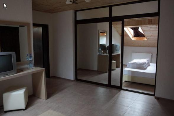 スイート, Elli Greco