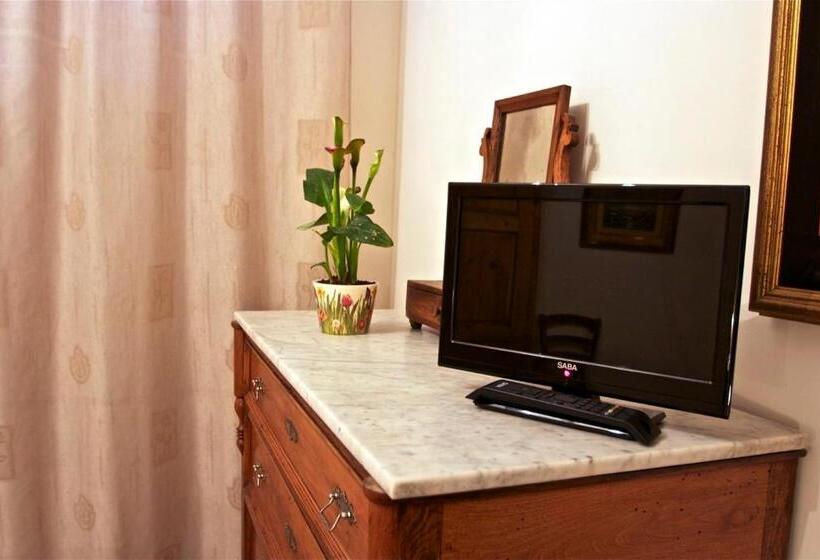 اتاق استاندارد با سرویس بهداشتی مشترک, Affittacamere La Casa Di Elide