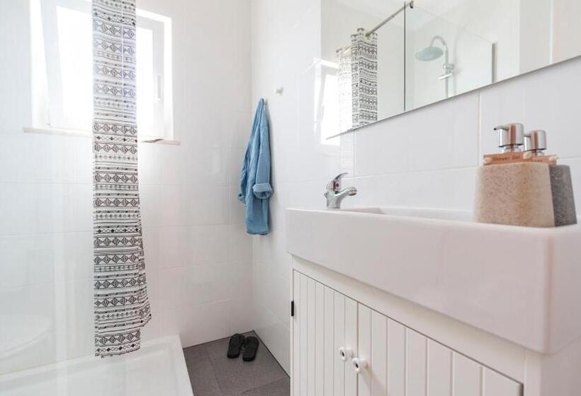 Номер Стандарт Вид на Море с Балконом, Homemoel Local Accomodation Al