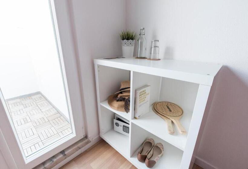 Семейный Номер Вид на Море, Homemoel Local Accomodation Al