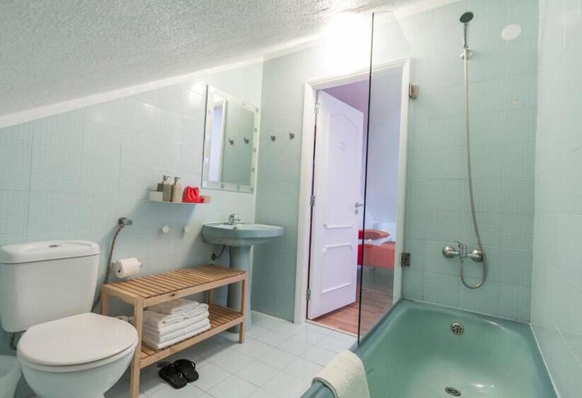 Семейный Номер Вид на Море, Homemoel Local Accomodation Al