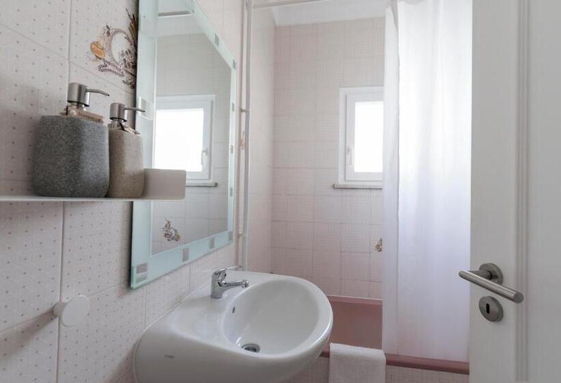 Номер Стандарт Индивидуальный с Видом, Homemoel Local Accomodation Al