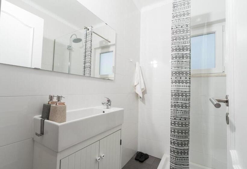 Номер Стандарт с Балконом, Homemoel Local Accomodation Al