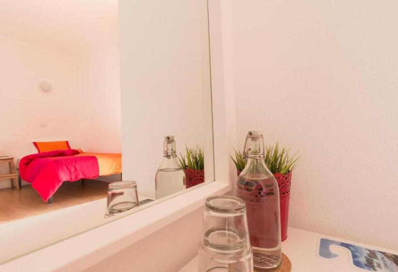 Номер Стандарт Боковой Вид на Море, Homemoel Local Accomodation Al