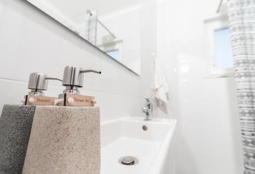 Номер Стандарт Вид на Море с Балконом, Homemoel Local Accomodation Al