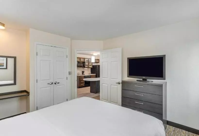 スタンダードスタジオ, Candlewood Suites Secaucus, An Ihg