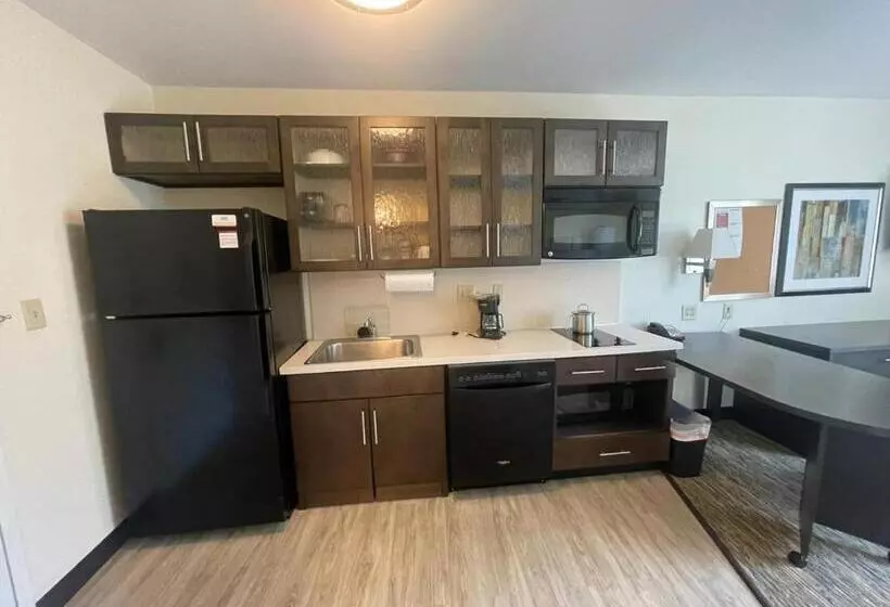 スタンダードスタジオ, Candlewood Suites Secaucus, An Ihg