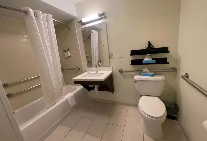 スタンダードスタジオ, Candlewood Suites Secaucus, An Ihg