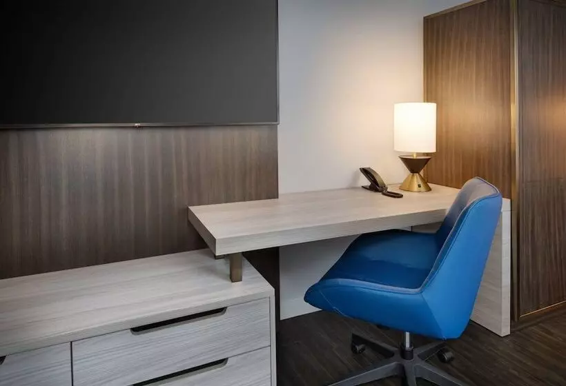 سوئیت پرزیدنت, Courtyard By Marriott Atlanta Downtown