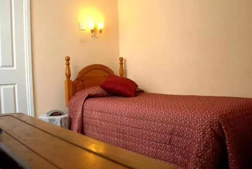 اتاق استاندارد یک نفره, Gatwick Turret Guest House