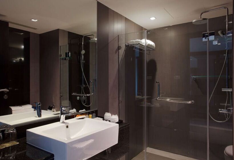 スイート(家族用), Golden Tulip Mandison Suites