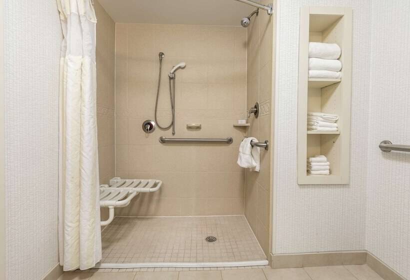 غرفة قياسية لذوى الاحتياجات الخاصة, Hilton Garden Inn Atlanta Airport North