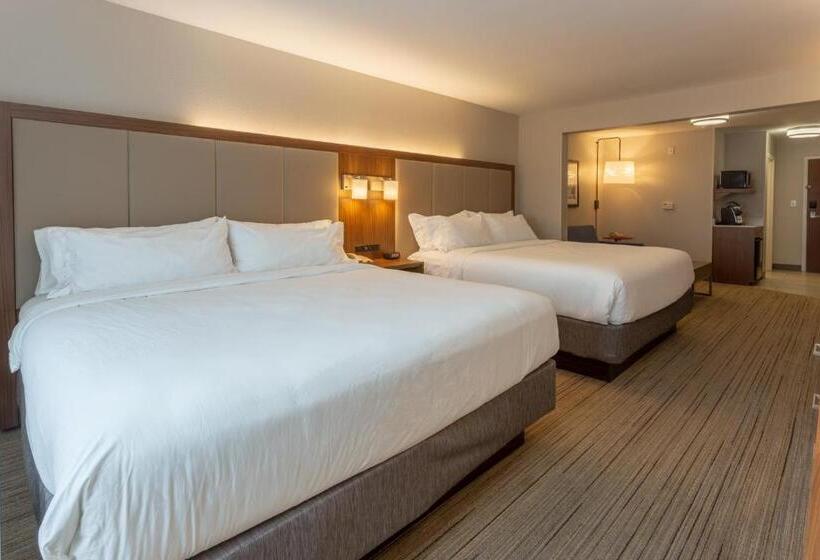 מיטת קינג בסוויטה, Holiday Inn Express   Indianapolis   Southeast, An Ihg