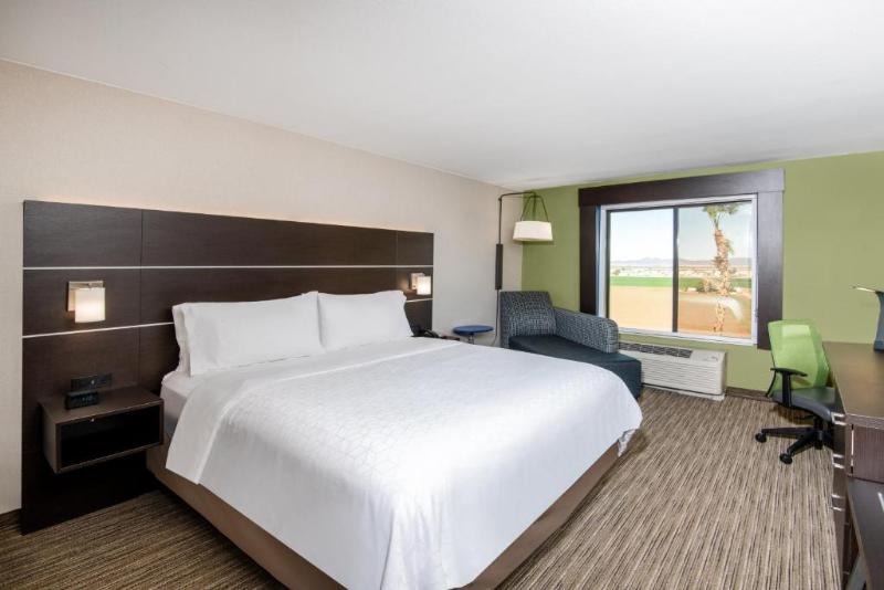 غرفة قياسية سرير كينج لذوى الإحتياجات الخاصة, Holiday Inn Express Hotel & Suites Yuma, An Ihg
