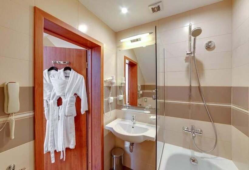 수피리어 룸, New Peterhof