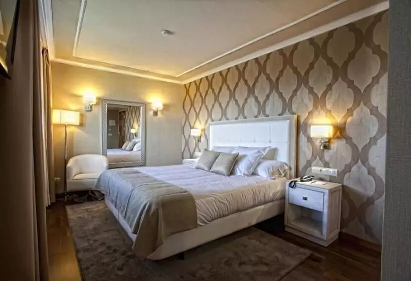 Standard Room, Os Olivos