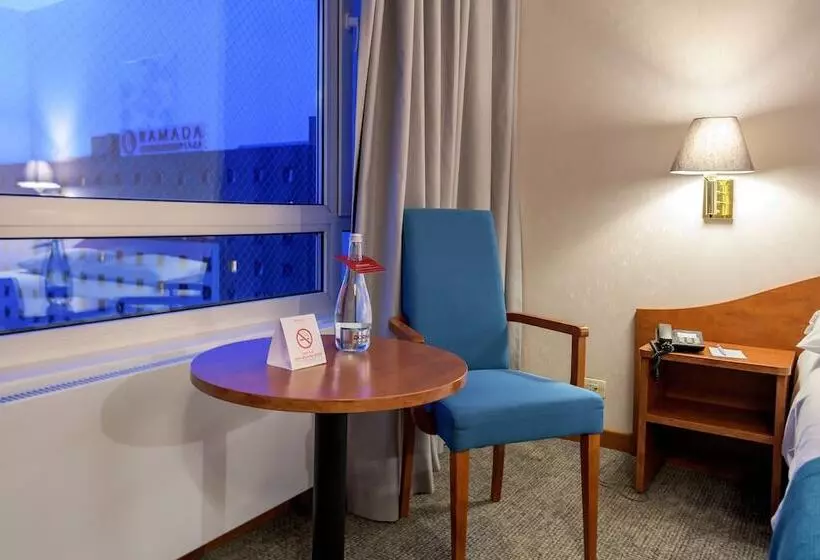 ビジネスルーム, Ramada By Wyndham Bucharest Parc