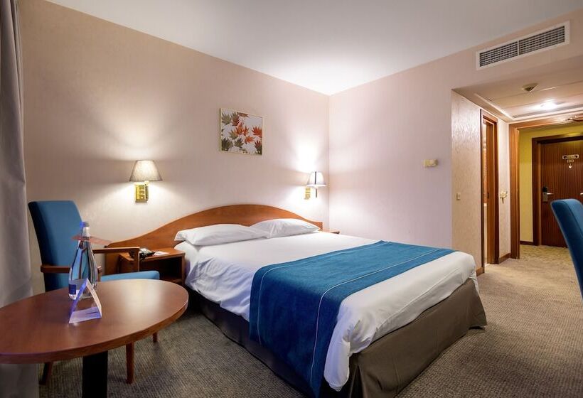 اتاق کلاس بیزنس, Ramada By Wyndham Bucharest Parc