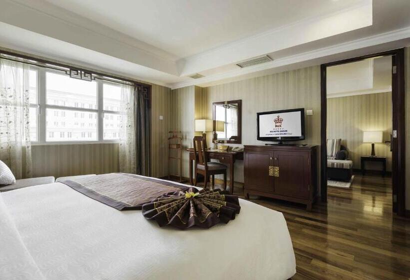 سوییت اجرایی, Rex