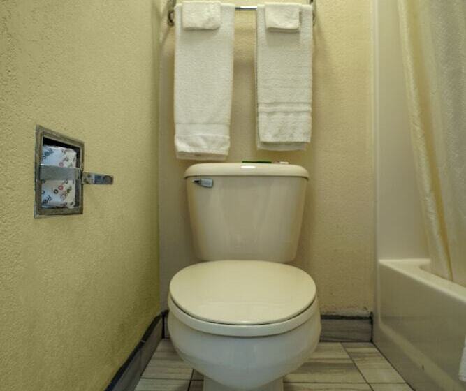 חדר סטנדרט שתי מיטות זוגיות, Texas Inn San Benito Near Harlingen