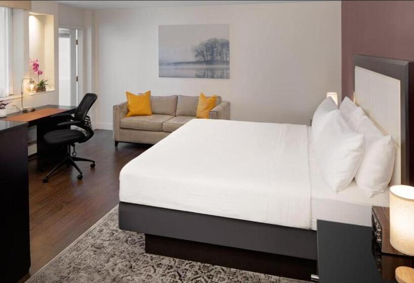 带阳台套房, The Andrew