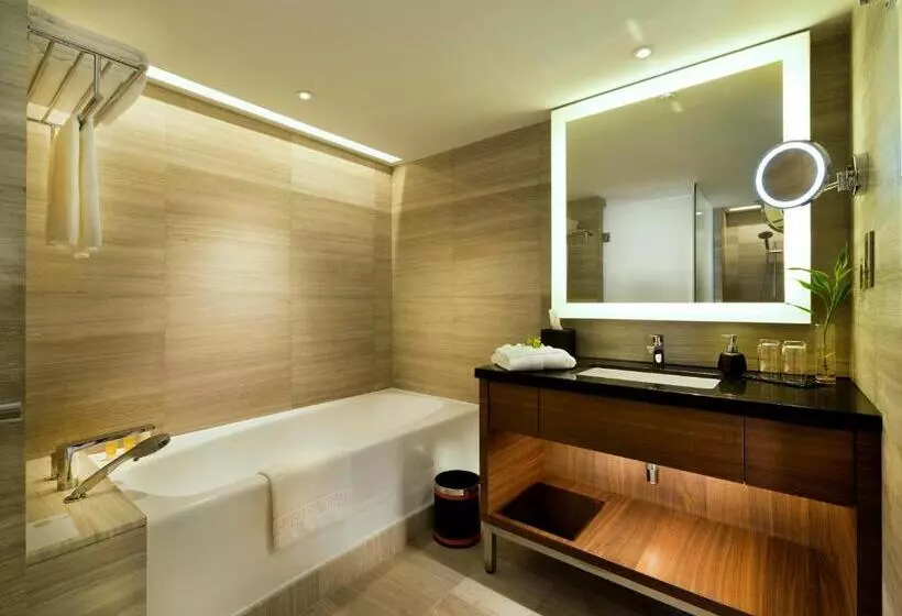 キングサイズベッドのデラックスルーム, The Saujana Hotel Kuala Lumpur