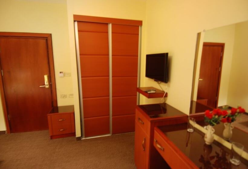 Standard Triple Room, Al Rashid