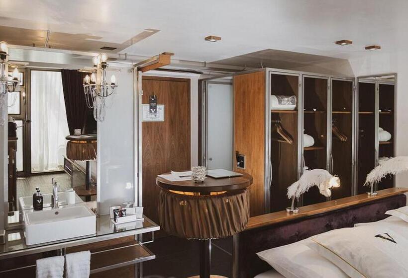 اتاق استاندارد یک نفره, Backstage Boutique Spa