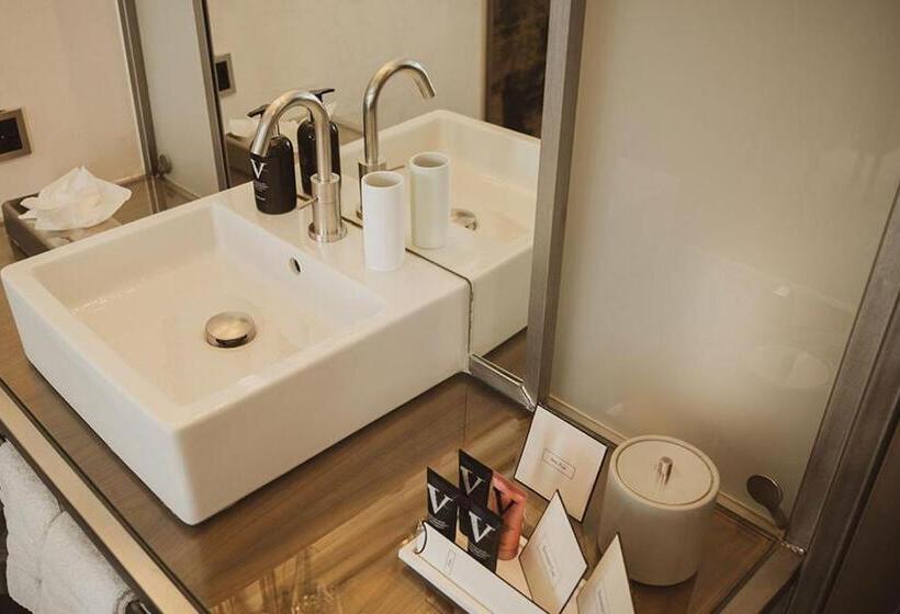 اتاق استاندارد یک نفره, Backstage Boutique Spa