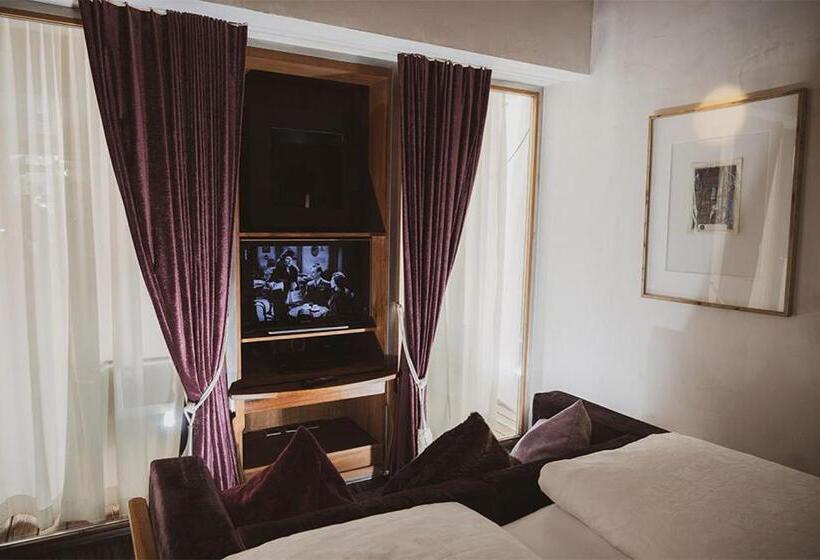 اتاق استاندارد یک نفره, Backstage Boutique Spa