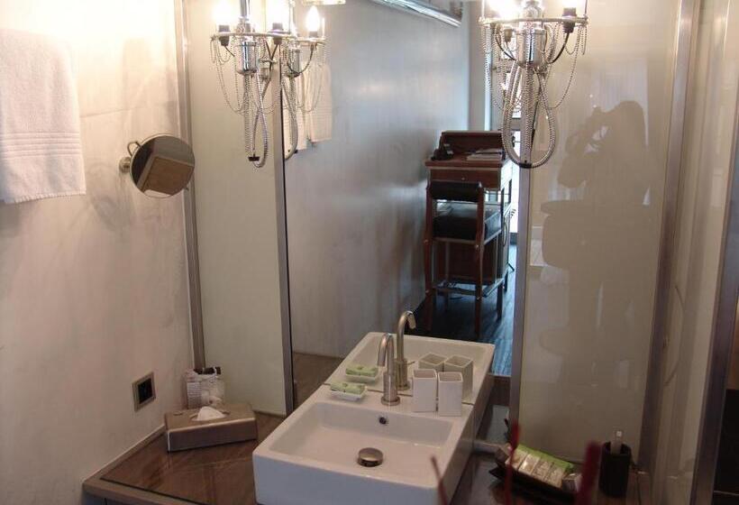 اتاق استاندارد یک نفره, Backstage Boutique Spa