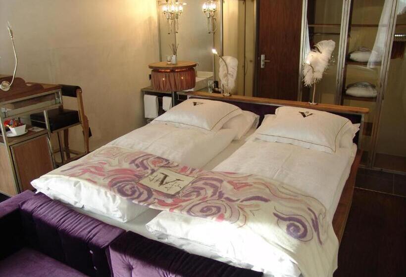 اتاق استاندارد یک نفره, Backstage Boutique Spa