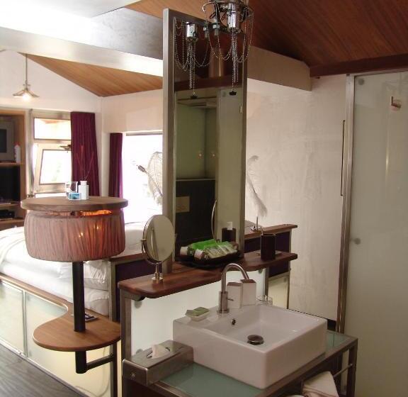 اتاق لوکس با چشم‌انداز, Backstage Boutique Spa