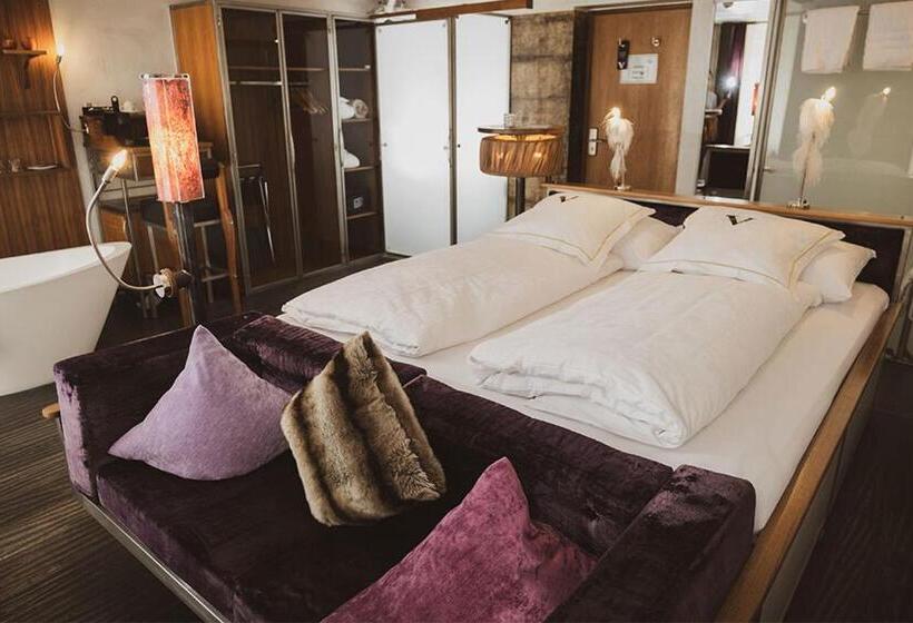 اتاق لوکس با چشم‌انداز, Backstage Boutique Spa