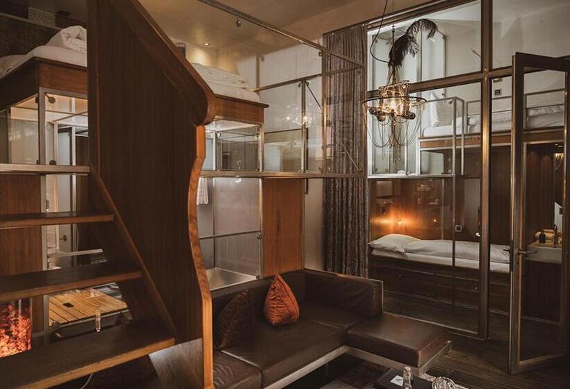 سوییت خانوادگی, Backstage Boutique Spa