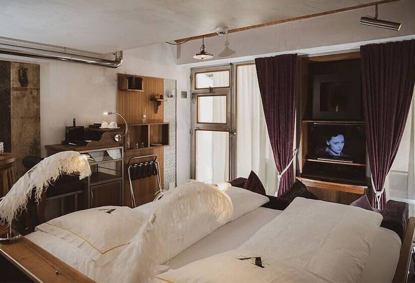 اتاق استاندارد, Backstage Boutique Spa