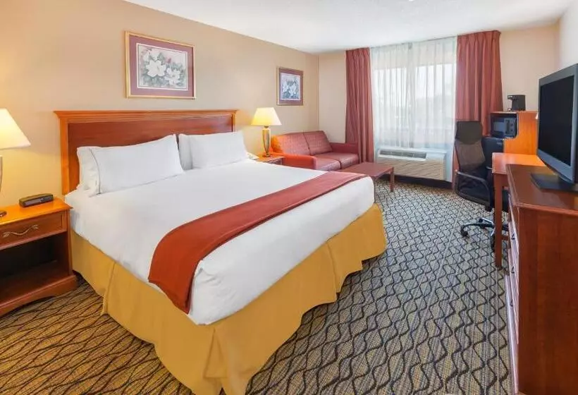 Deluxe Suite King Bed, Baymont By Wyndham Chelsea